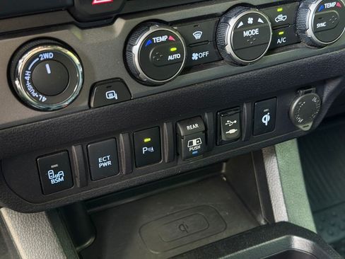 Used 2019 Toyota Tacoma TRD Pro AWD/4WD image 26