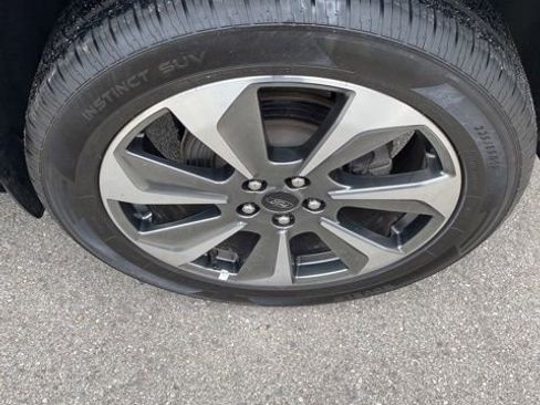 Used 2023 Ford Escape Platinum image 40