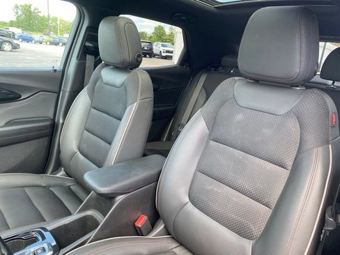 Used 2023 Chevrolet TrailBlazer RS w/ Sun and Liftgate Package FWD image 10