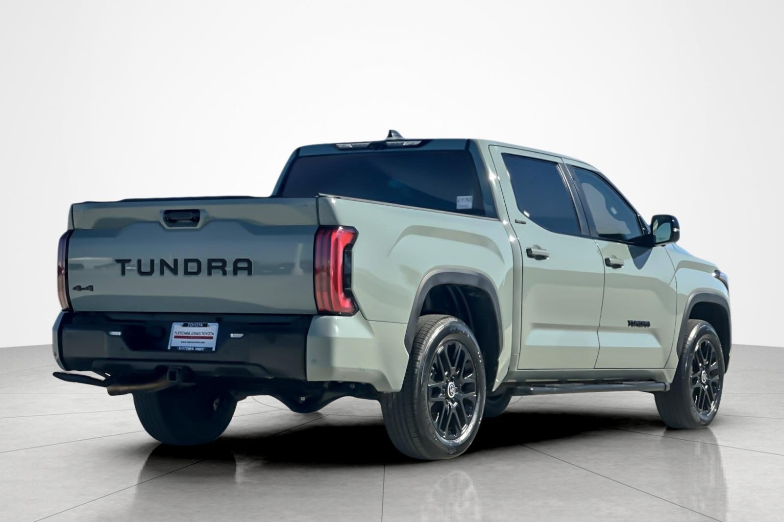 Used 2024 Toyota Tundra Limited AWD/4WD image 5