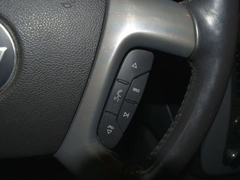 Used 2011 Chevrolet Avalanche LT w/ Luxury Package image 18