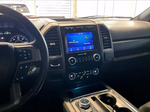 Used 2021 Ford Expedition XLT image 7