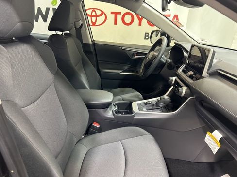 Used 2025 Toyota RAV4 XLE image 10