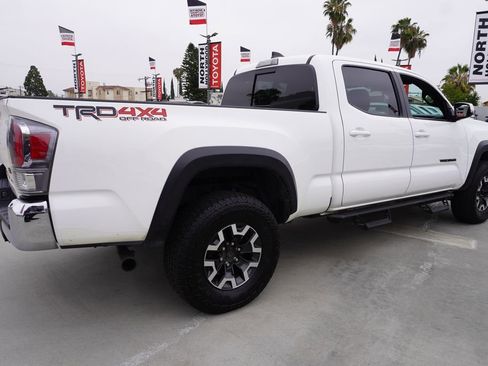 Certified 2023 Toyota Tacoma TRD Off-Road w/ Black Out Package (TMS) AWD/4WD image 6