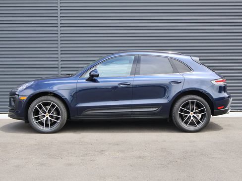 Used 2023 Porsche Macan AWD/4WD image 2