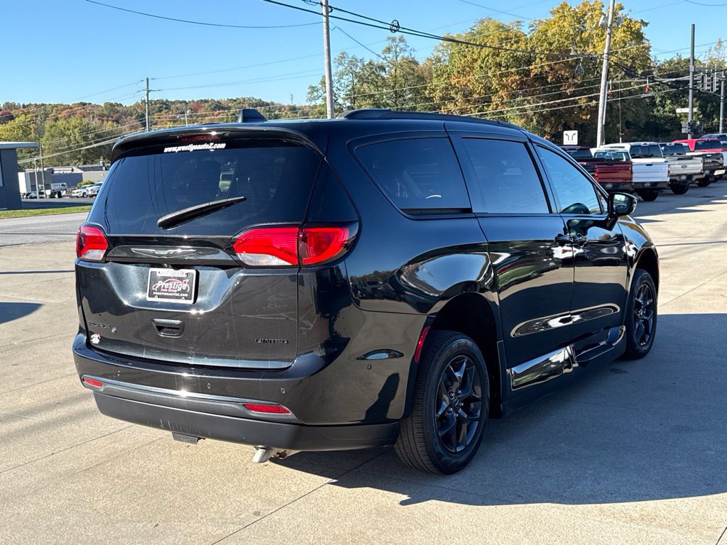 Used 2020 Chrysler Pacifica Limited w/ Advanced Safetytec Group FWD image 22