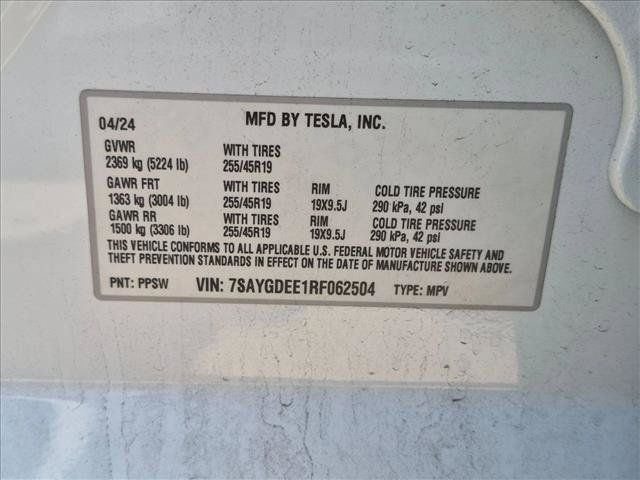Used 2024 Tesla Model Y Long Range AWD/4WD image 16