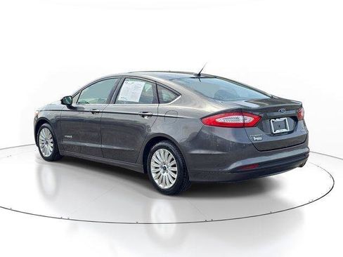 Used 2016 Ford Fusion SE image 3