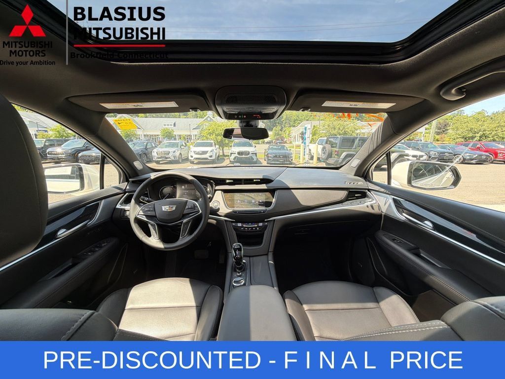 Used 2025 Cadillac XT5 Premium Luxury AWD/4WD image 42