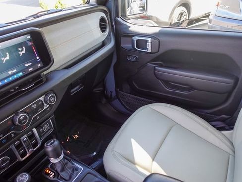 Used 2024 Jeep Wrangler Unlimited AWD/4WD image 21