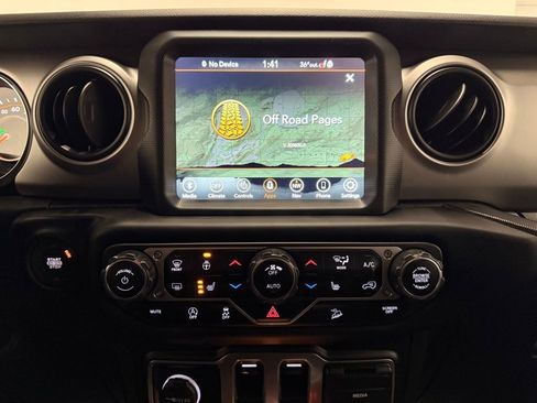 Used 2021 Jeep Wrangler Sport image 27