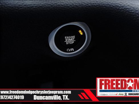 New 2026 Chrysler Pacifica Select image 33