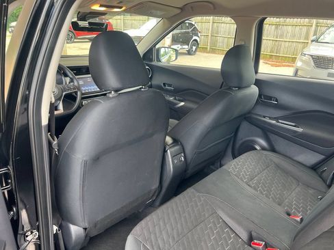 Certified 2024 Nissan Kicks SV w/ Interior Electronics Package FWD image 9