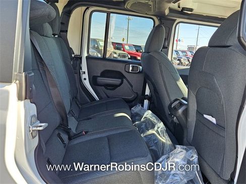 New 2025 Jeep Gladiator Sport image 14