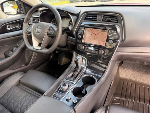 Used 2019 Nissan Maxima Platinum w/ Sport Mat Group FWD image 18