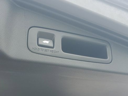 Used 2019 Honda CR-V Touring image 10