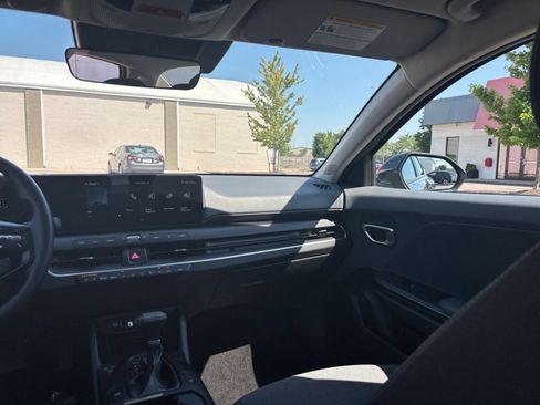 Used 2025 Kia K4 FWD image 35