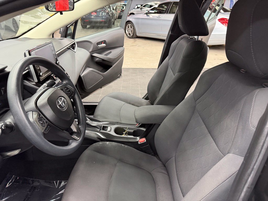 Used 2021 Toyota Corolla LE w/ Carpet Mat Package (TMS) FWD image 32