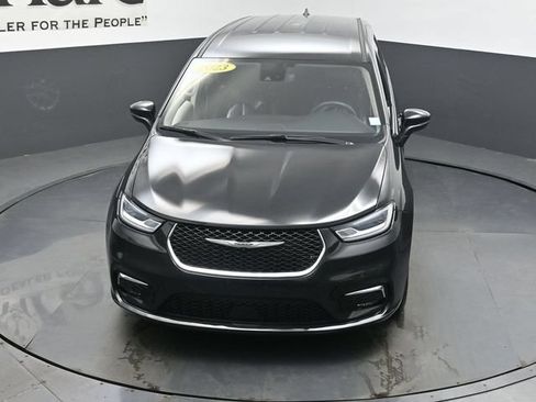 Used 2023 Chrysler Pacifica Touring-L FWD image 63