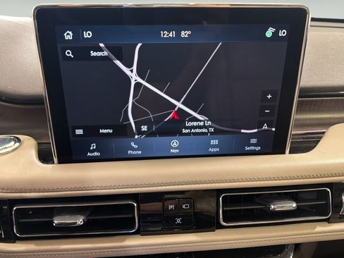 Used 2023 Lincoln Aviator Reserve w/ Equipment Group 201A AWD/4WD image 16