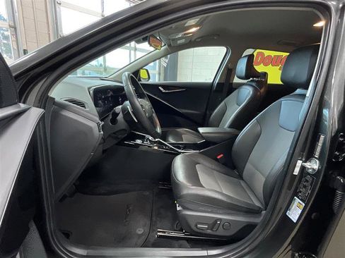 Used 2023 Kia Niro Wind FWD image 11