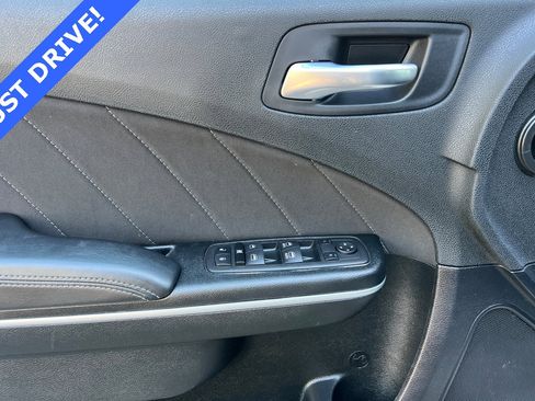 Used 2023 Dodge Charger SXT image 10