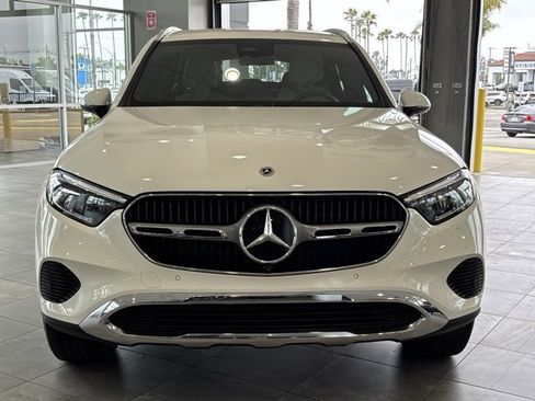 Used 2025 Mercedes-Benz GLC 300 4MATIC image 12