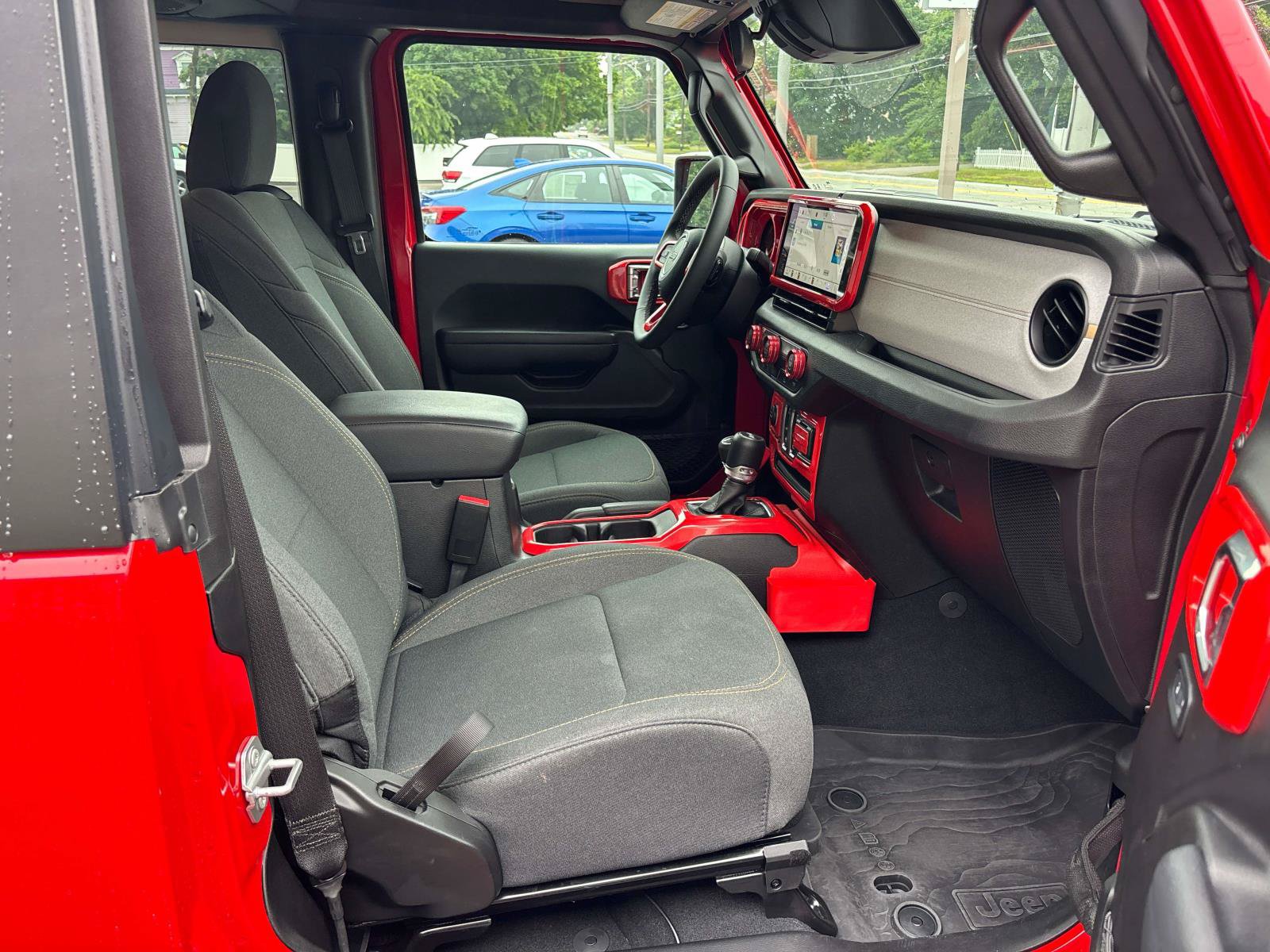 Used 2025 Jeep Wrangler Sport AWD/4WD image 13