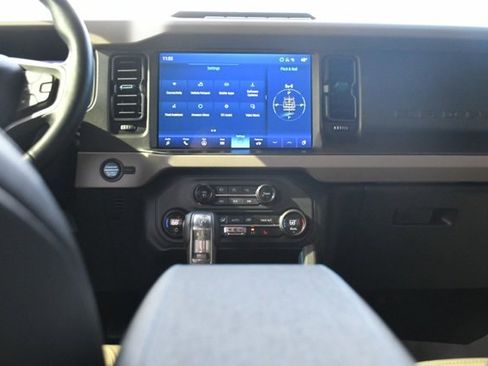 Used 2024 Ford Bronco Wildtrak image 11