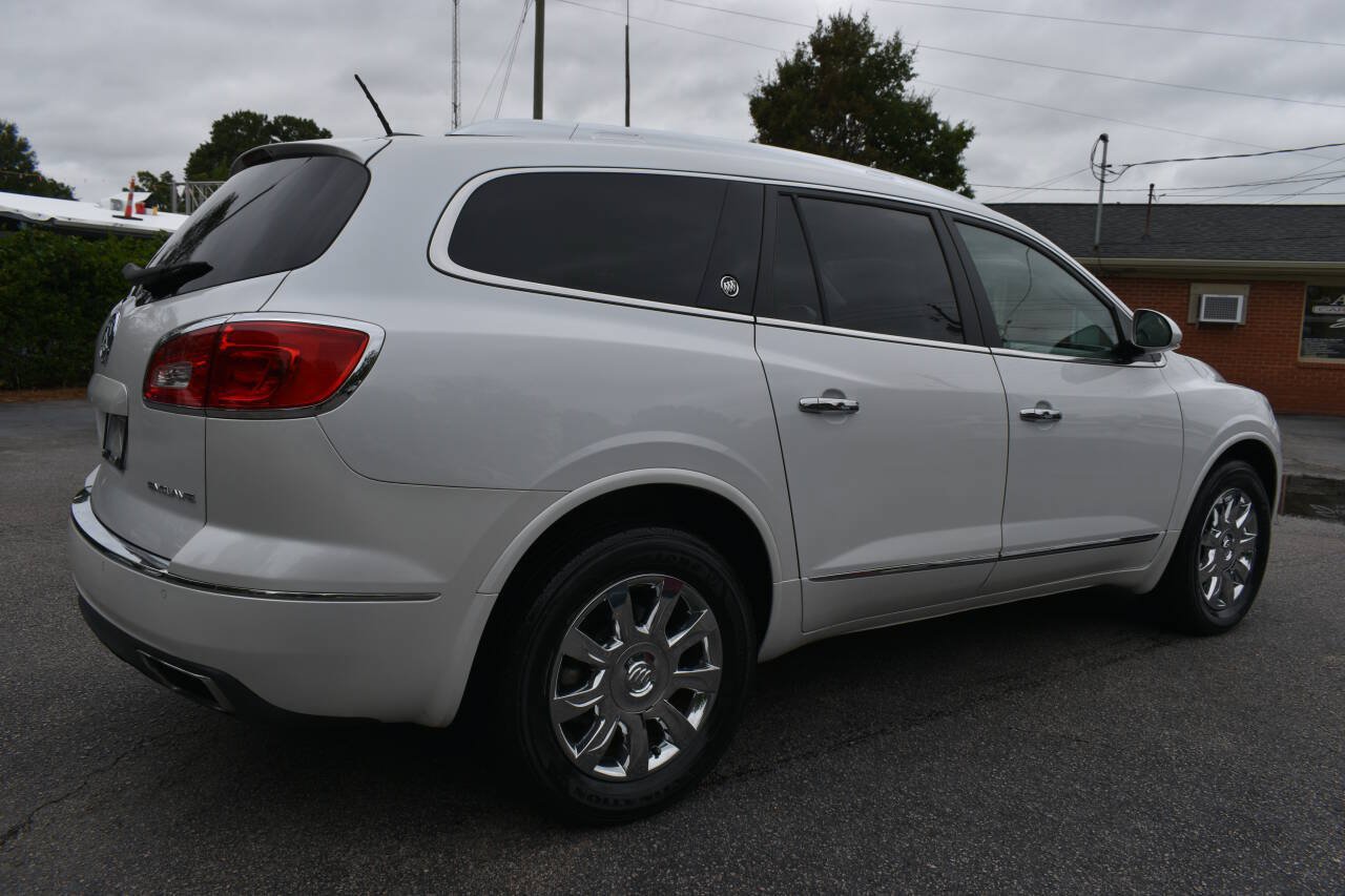 Used 2017 Buick Enclave Leather FWD image 3
