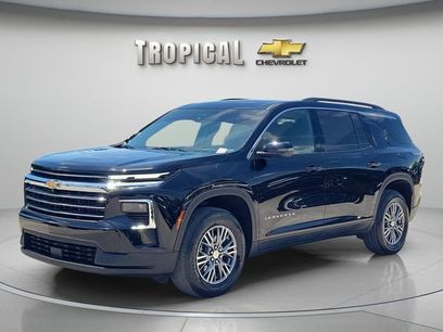 Used 2025 Chevrolet Traverse LT