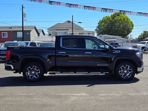 Used 2022 GMC Sierra 1500 SLT w/ SLT Premium Plus Package AWD/4WD image 6