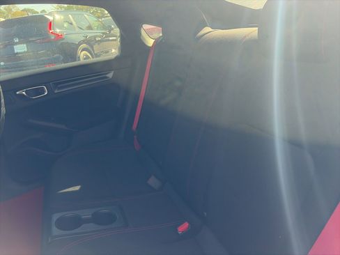 Used 2024 Honda Civic Type R image 9