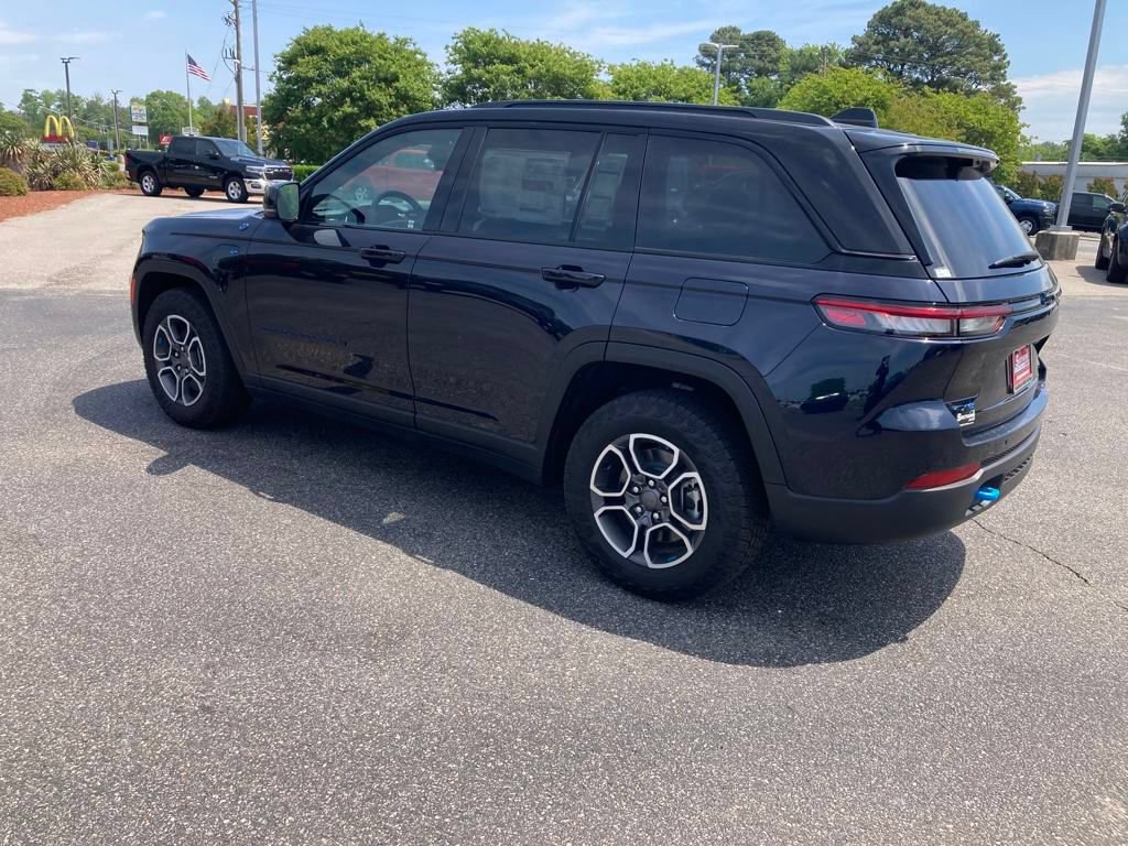 New 2024 Jeep Grand Cherokee Trailhawk w/ Luxury Tech Group III AWD/4WD image 3