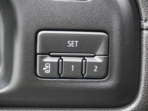 Used 2019 GMC Sierra 1500 SLT AWD/4WD image 17