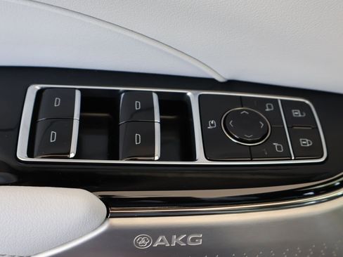 Certified 2023 Cadillac Lyriq 2WD image 12