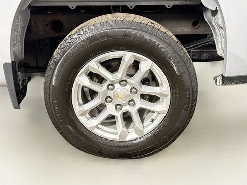 Used 2024 Chevrolet Silverado 1500 LT image 29