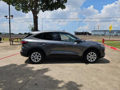 Used 2025 Ford Escape Active AWD/4WD image 6