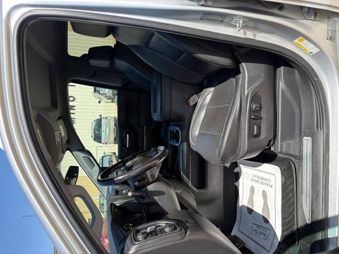 Used 2019 Chevrolet Silverado 1500 LTZ w/ LTZ Plus Package AWD/4WD image 12