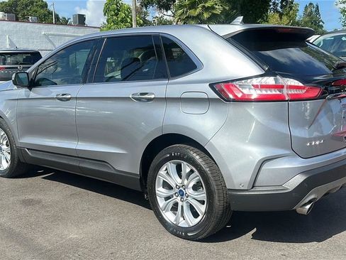 Used 2020 Ford Edge Titanium w/ Equipment Group 301A FWD image 12