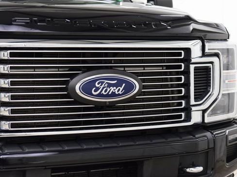 Used 2022 Ford F450 Platinum w/ FX4 Off-Road Package image 11