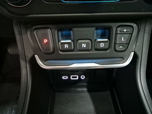 Used 2021 GMC Terrain SLT AWD/4WD image 17
