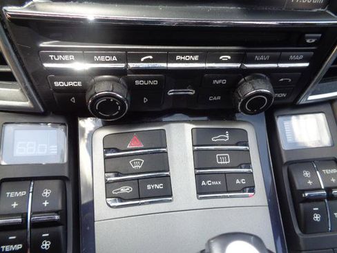 Used 2015 Porsche Panamera 4S Executive image 34