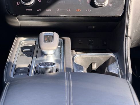 Used 2025 INFINITI QX60 Luxe image 37