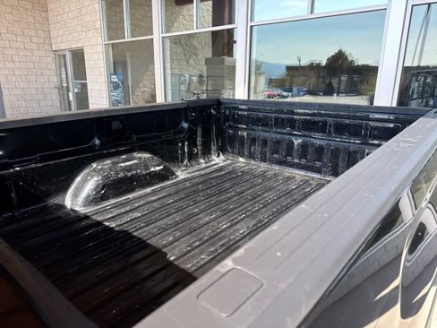 Used 2017 GMC Sierra 2500 SLE w/ Suspension Package, Off-Road image 11