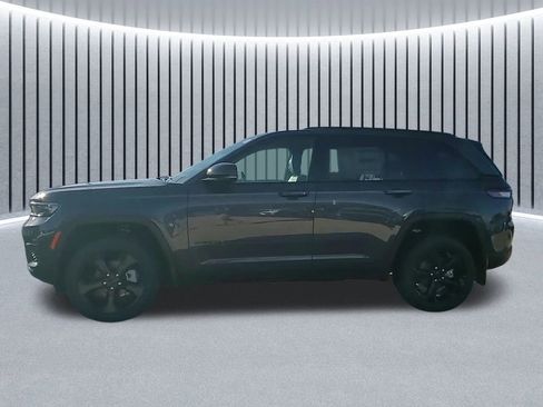 New 2025 Jeep Grand Cherokee Limited w/ Black Appearance Package image 6