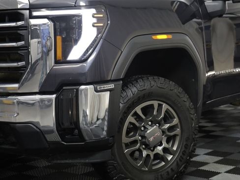 Used 2024 GMC Sierra 2500 SLE AWD/4WD image 3