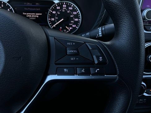 Used 2025 Nissan Sentra SV image 32