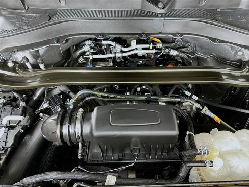 Used 2024 Ford Explorer Limited image 35