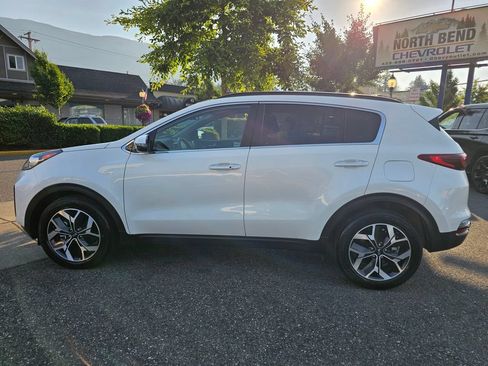 Used 2022 Kia Sportage EX AWD/4WD image 8